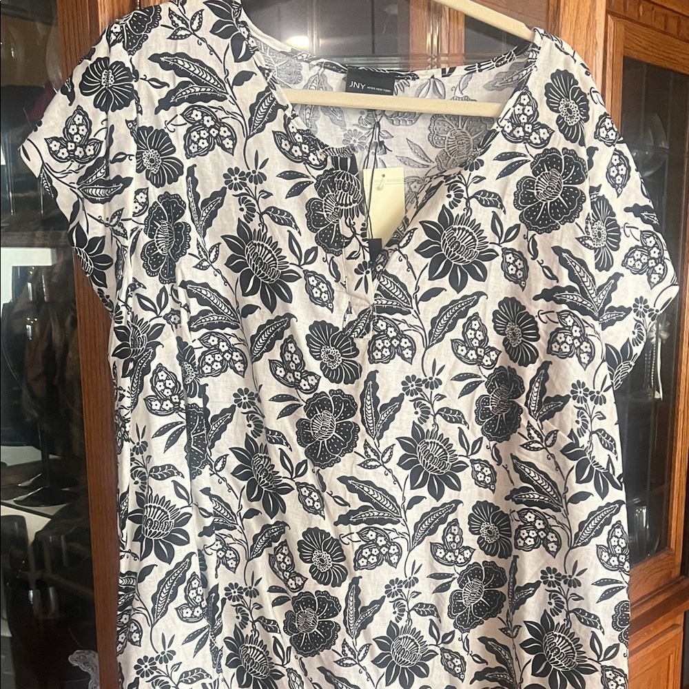 Jones New York Black and White Floral Blouse